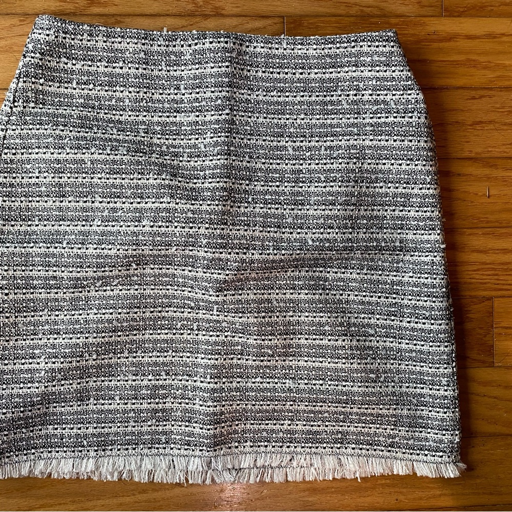 LOFT Black and White Textured Pencil Skirt
